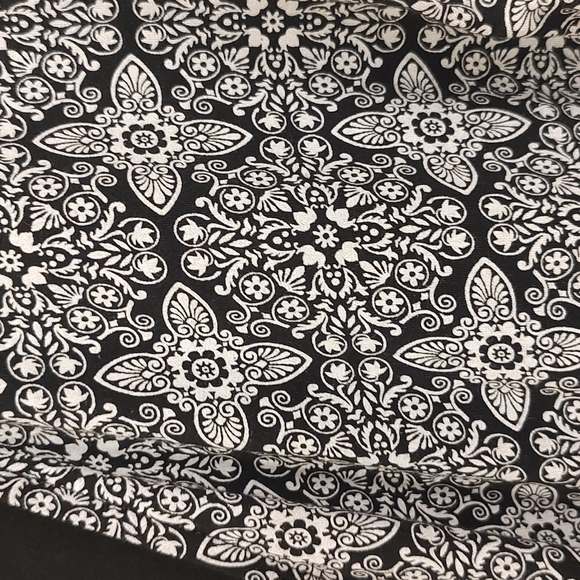 🌲. 4 FOR $20. LM Ann Taylor Loft Maternity Top - Picture 3 of 5